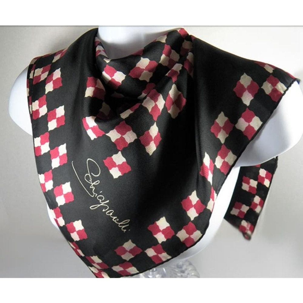 Vintage Schiaperelli 100% silk‎ scarf 26 inch square